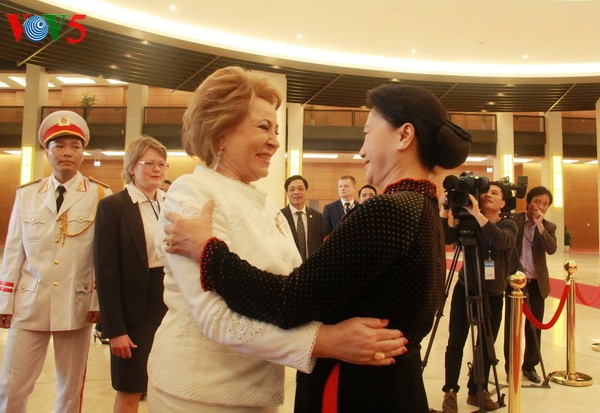 Vietnam-Besuch der Vorsitzenden des russischen Föderationsrats geht zu Ende - ảnh 1